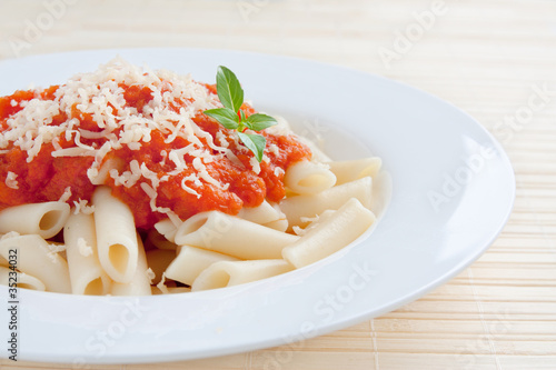 Macaroni with tomato ans cheese