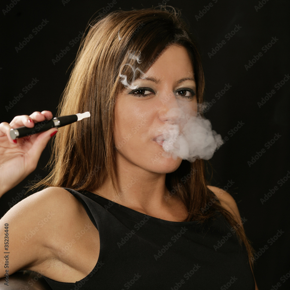 Obraz premium Frau mit iSmoke