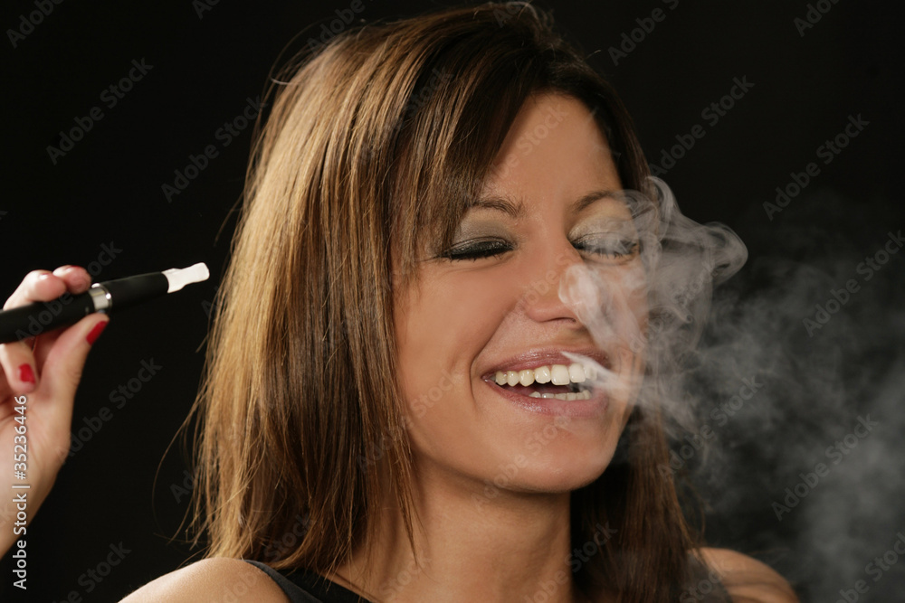 Obraz premium Frau mit iSmoke