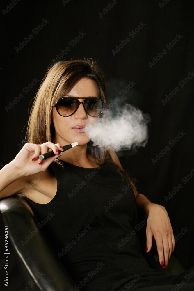 Obraz premium Frau mit iSmoke