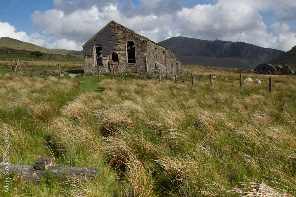 Obraz premium Abandoned chapel.
