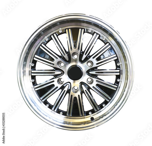 Alloy wheel with clipping path