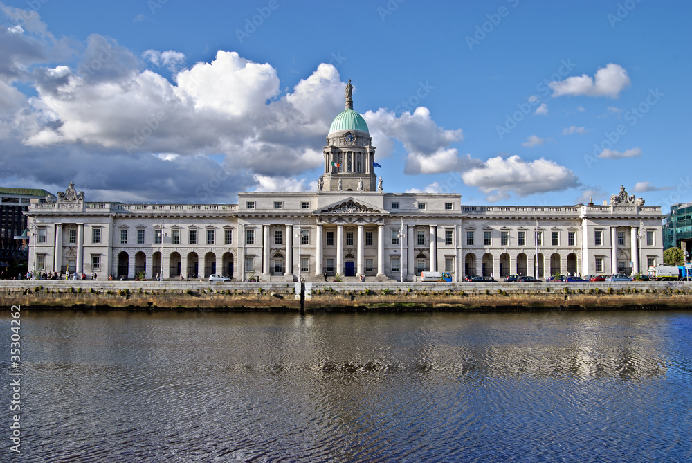 The Custom House (Irish: Teach an Chustaim) , Dublin
