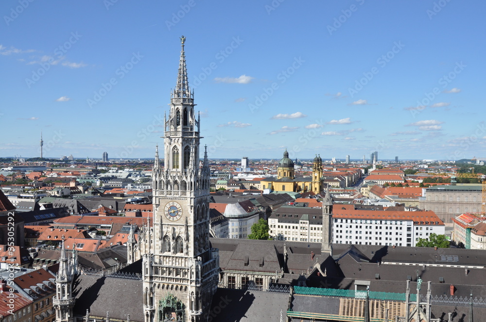 Naklejka premium Rathausturm in München