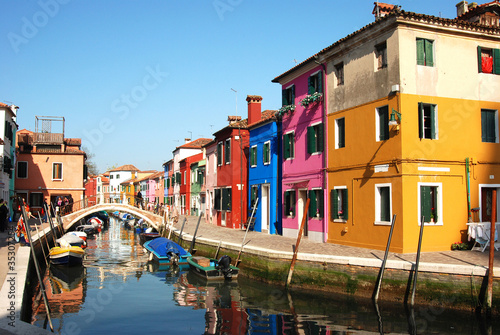 case colorate sul fiume a burano © Uncleraf