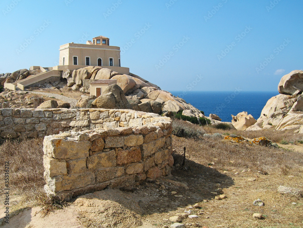 Promontorio del faro di Capo Testa in Sardegna