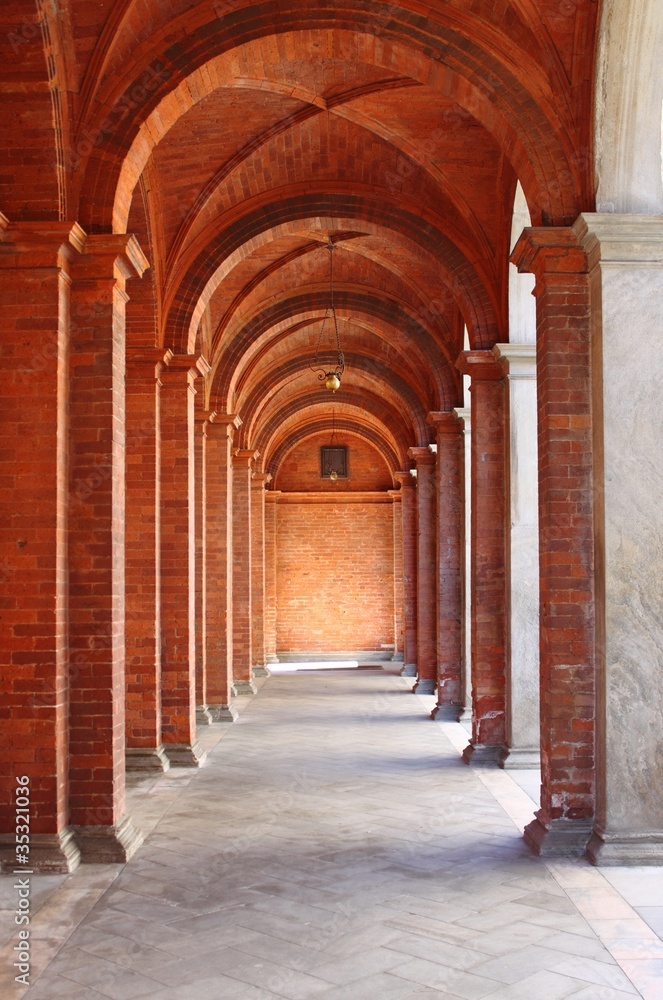 Romanic style colonnade