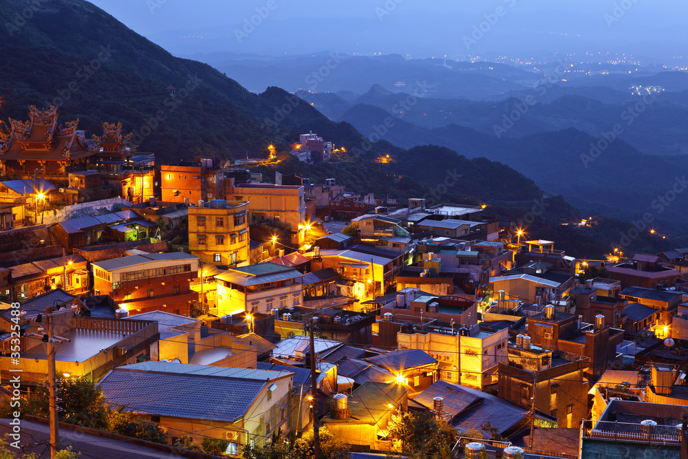 Naklejka premium chiu fen village at night, in Taiwan