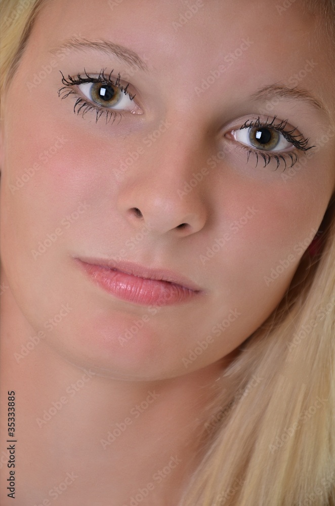 Studio portrait d'une femme belle blonde Studio portrait d'une femme belle blonde