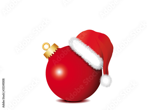Liegende rote Weihnachtskugel mit Weihnachtsmütze