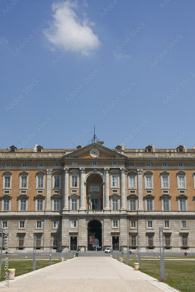 Obraz premium La Reggia di Caserta, o Palazzo Reale di Caserta