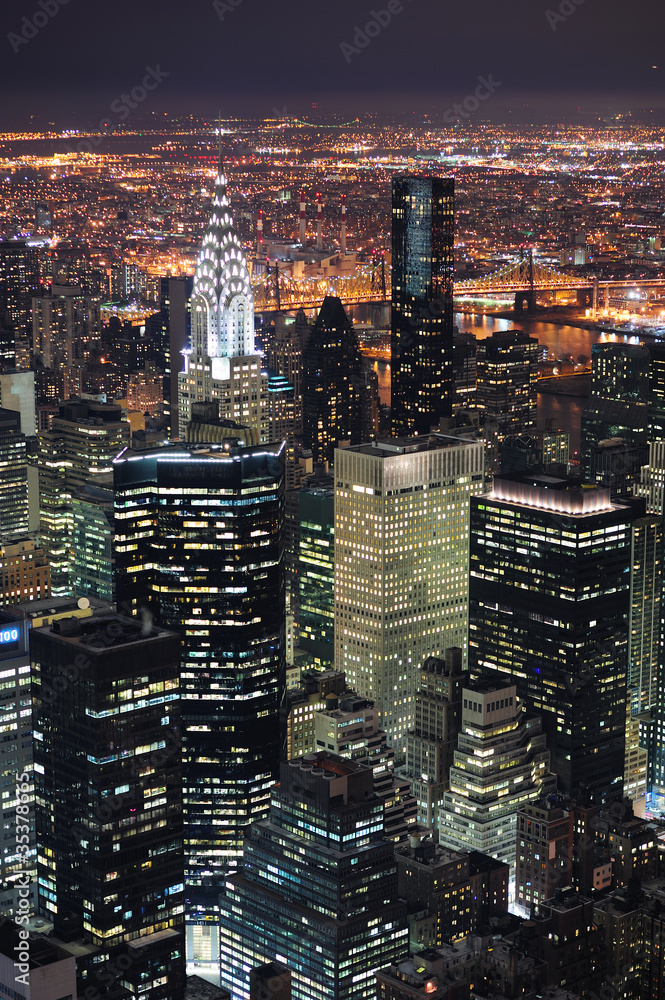 Obraz premium Widok na panoramę Nowego Jorku Manhattan o zmierzchu