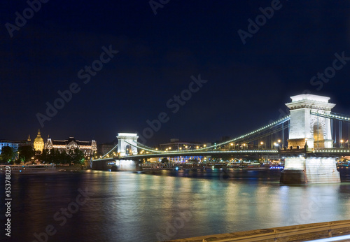 Fototapeta Naklejka Na Ścianę i Meble -  Budapest Chain Bridge night view