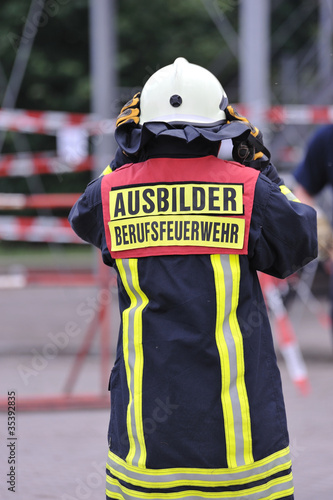 Wallpaper Mural Feuerwehr-Ausbilder Torontodigital.ca