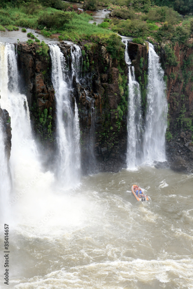 Fototapeta premium Raftin in Foz de Iguacu