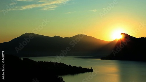 Sonnenaufgang mit Bergsilhouette (Rigi/Schweiz)