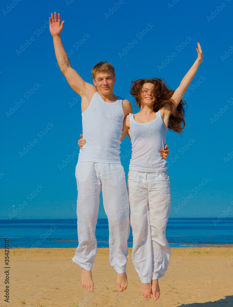 Honeymoon Seaside Jumping Honeymoon Seaside Jumping
