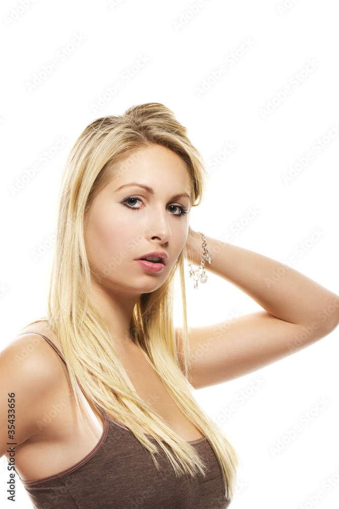portrait einer schönen blonden frau vor weissem hintergrund portrait einer schönen blonden frau vor weissem hintergrund