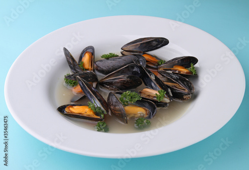 mussels and wine sauce