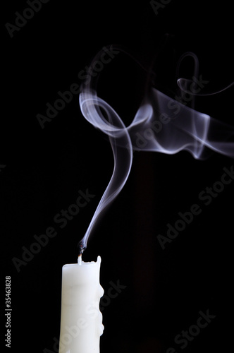 Fotografia candela spenta fumo