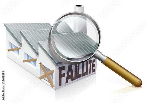 Entreprise en faillite à la loupe (reflet)