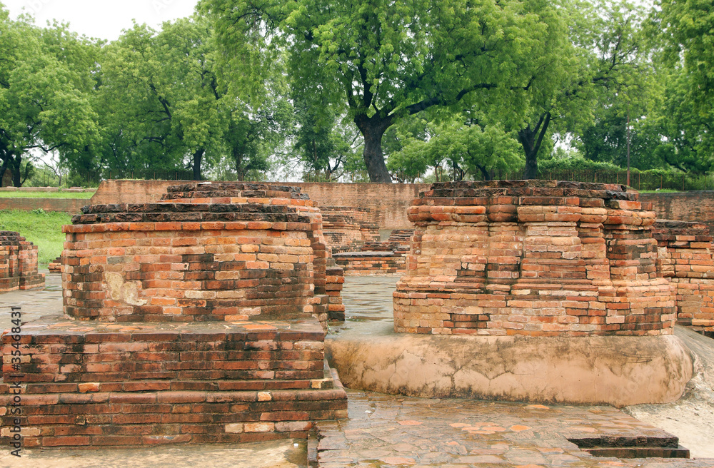Votive Stupas ruins at Sarnath, India Votive Stupas ruins at Sarnath, India