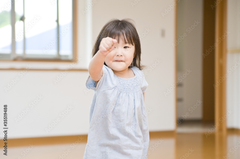 元気な女の子 元気な女の子