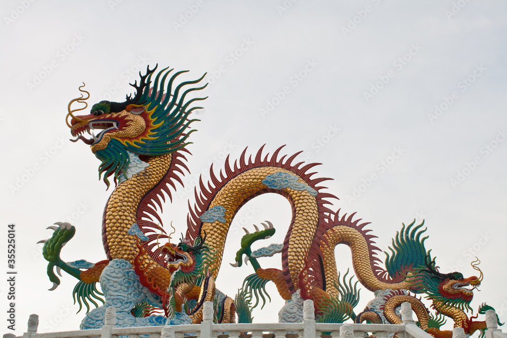 Fototapeta premium dragon statue