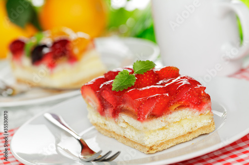 Erdbeer und Obstkuchen