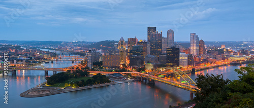 Pittsburgh skyline panorama.