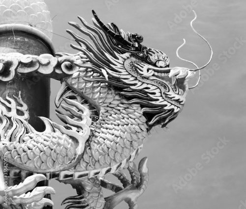 Chinese style dragon statue