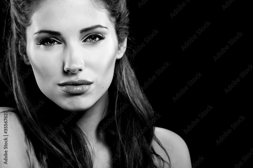 Fashion portrait, black-and-white Fashion portrait, black-and-white