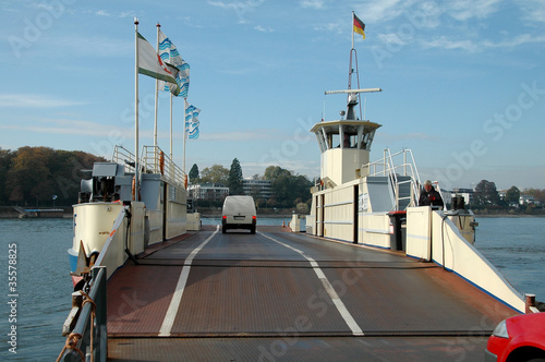 Rheinfähre bei Bad Godesberg