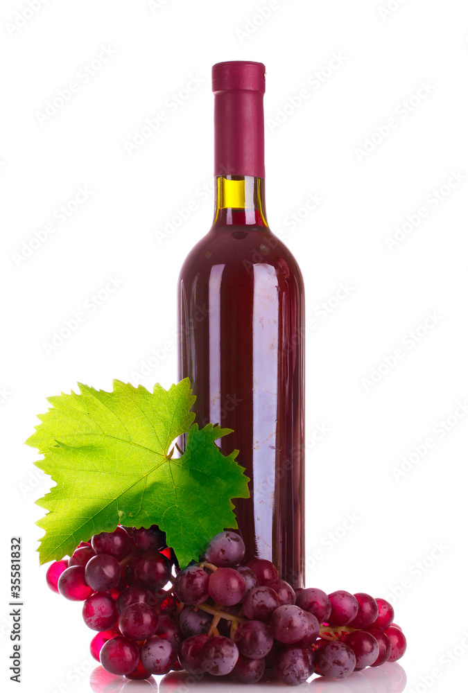 Obraz premium bottle of red wine and grapes isolated on white