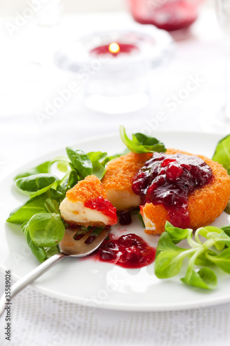 camembert with cranberry sauce