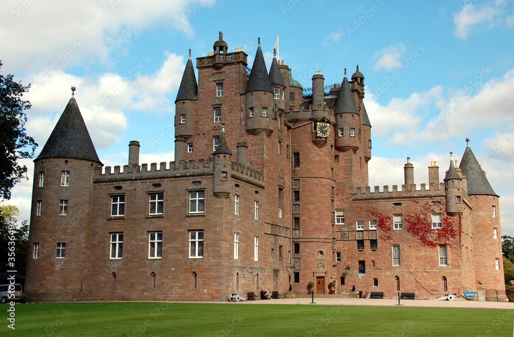 Fototapeta premium Glamis castle, Highlands, Scotland
