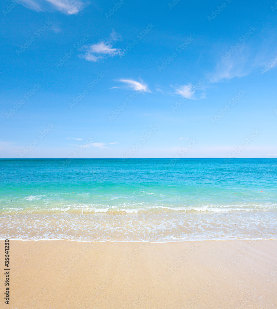 Obraz premium beach and beautiful tropical sea