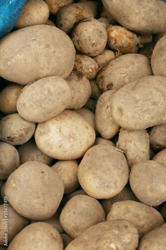 potatoes raw vegetables food pattern in market