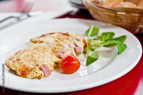 omelet with ham tomato and green salad