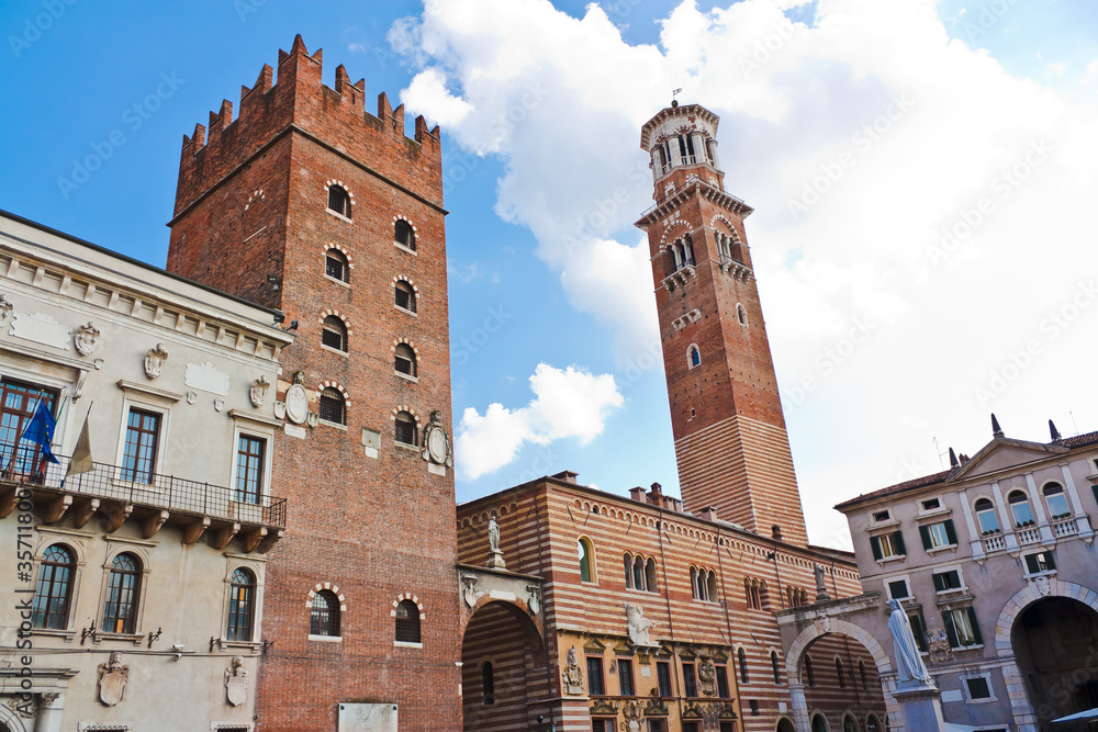 Piazza dei Signori (Dante) - Verona