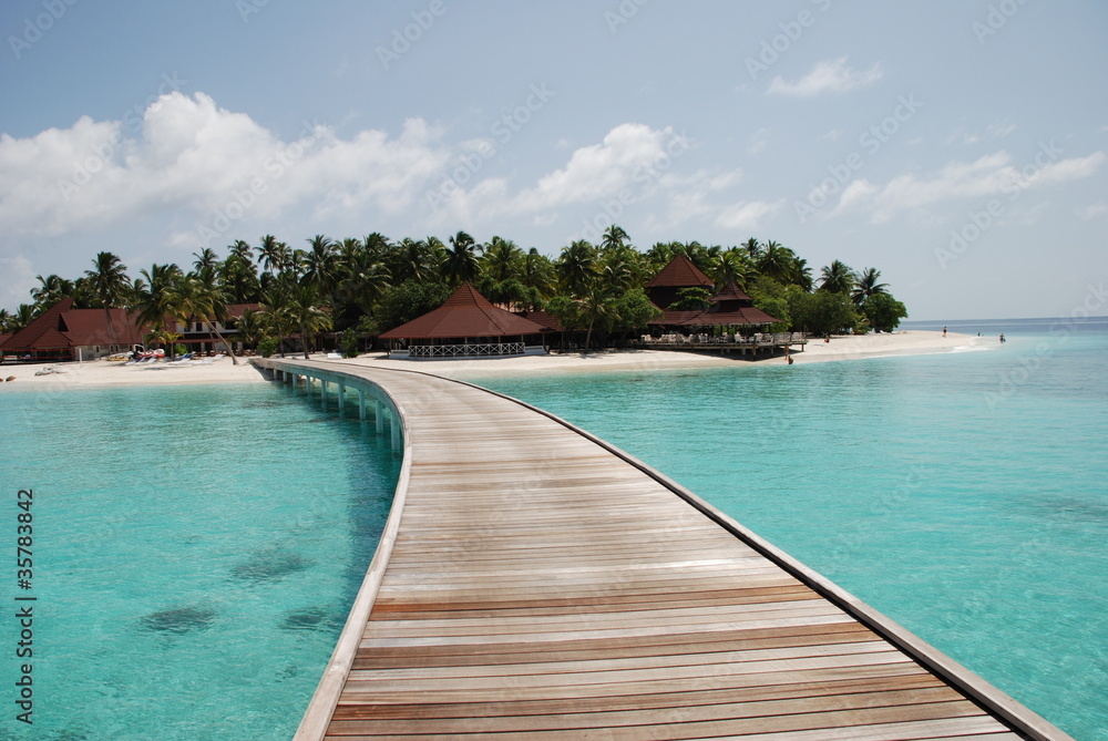 Steg zur Trauminsel auf den Malediven