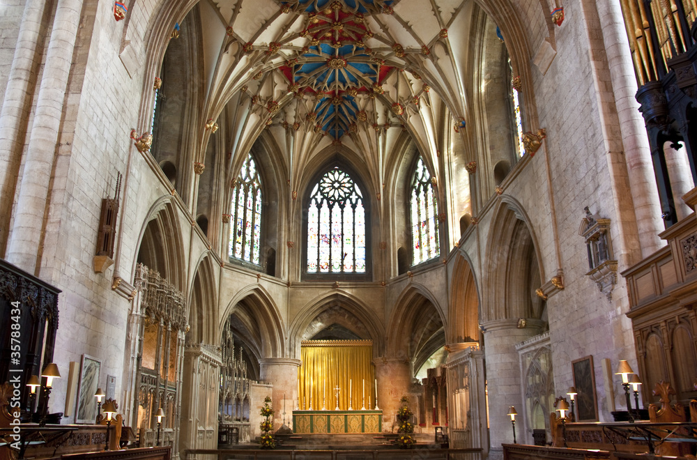 the altar at tewkesbury abbey