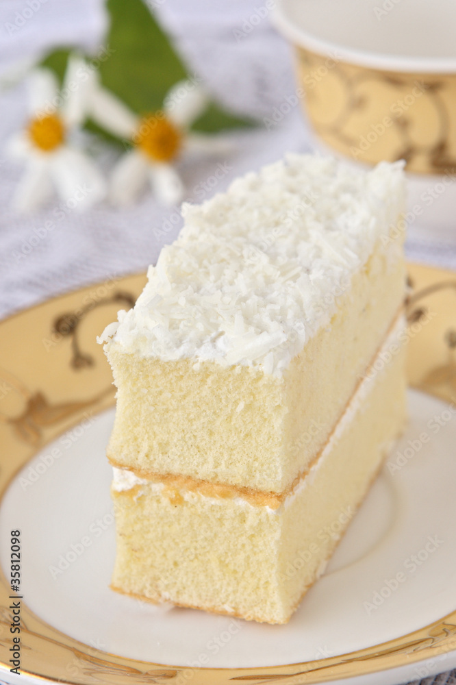 delicious white cake