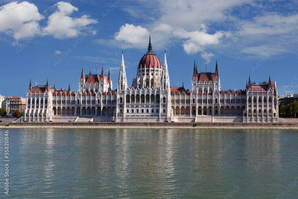 Fototapeta premium Budapest - Hungarian parliament.