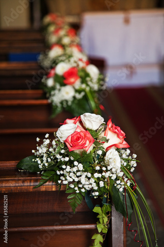 Fotografie Bouquets in Catholic Church.