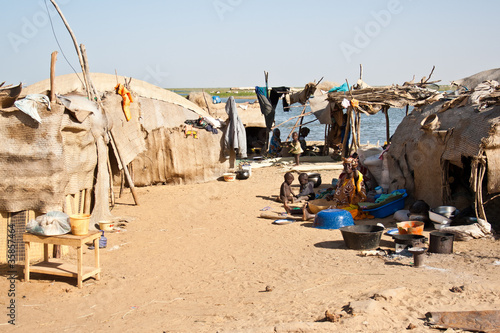 Canvas-taulu Dilapidated Bedouin village.