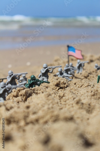 US toy soldiers on a fight near the sea