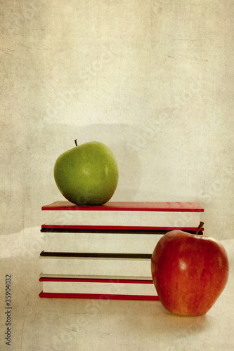 Fotografie Mele e libri su texture retro