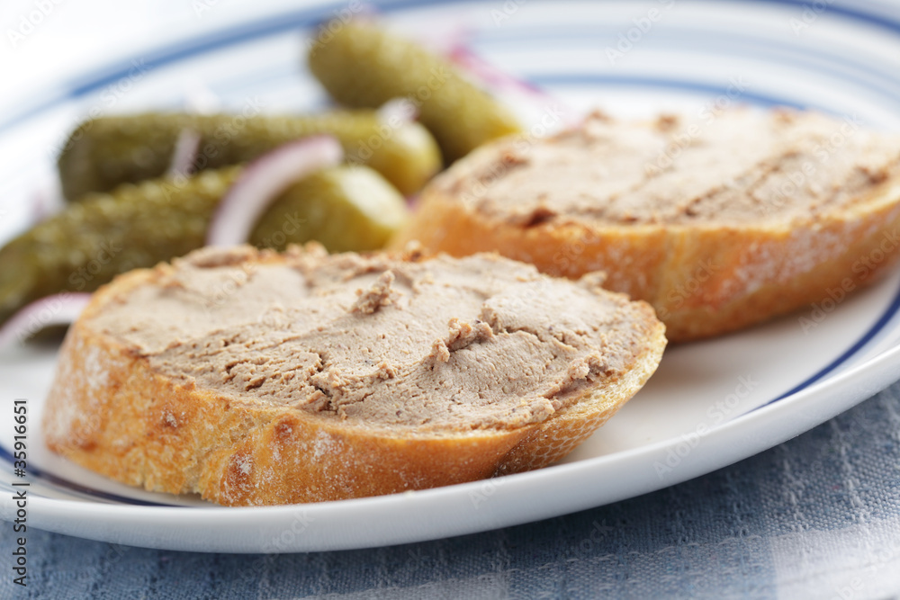 Sandwiches with pate