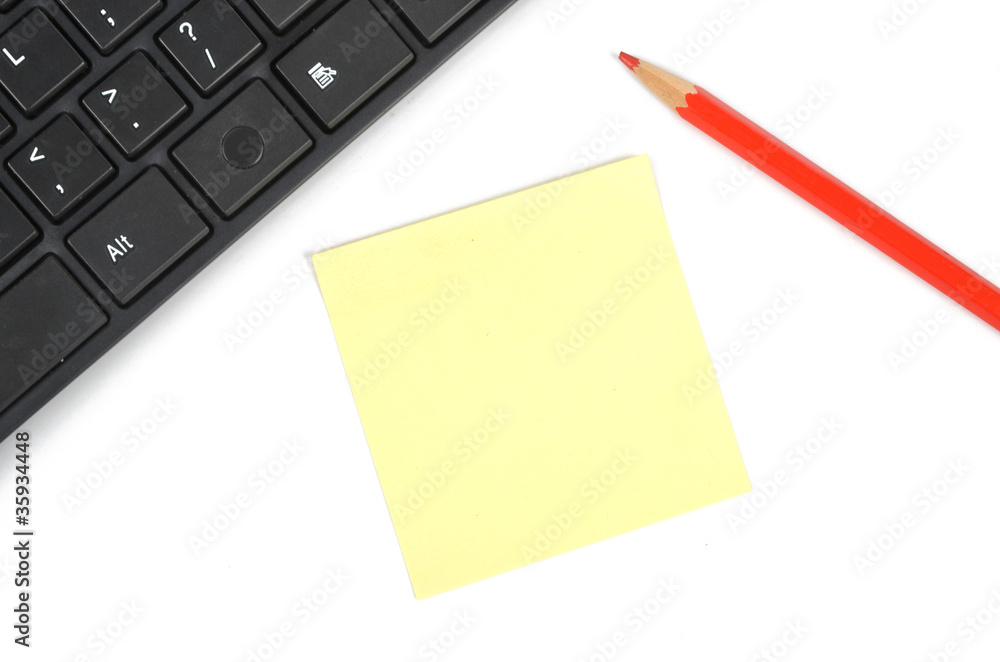 Post-it note ,keyboard and pencils Post-it note ,keyboard and pencils